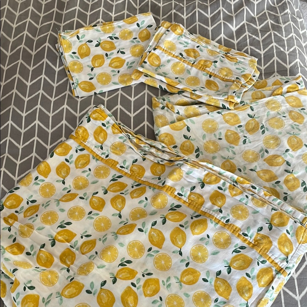 Martha Stewart Lemon Print 4-Piece Bedding Set (Queen)